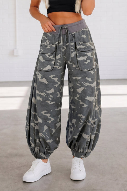 Camouflage Print Drawstring Waist Cargo Barrel Pants
