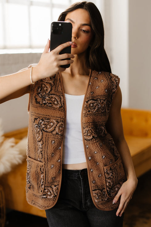 Sherpa Fleece Paisley Print Pocketed Western Vest
