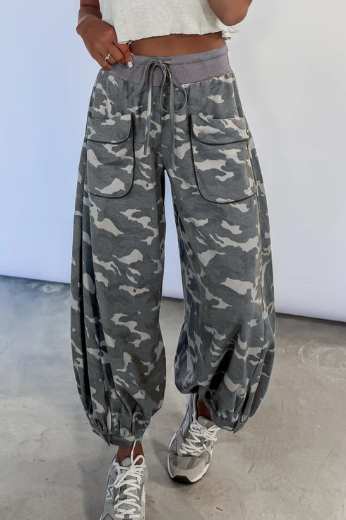 Camouflage Print Drawstring Waist Cargo Barrel Pants
