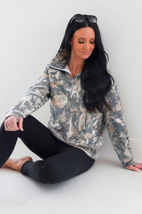 Abstract Camo Print Quarter Zip Kangaroo Pocket Pullover Sweatshirt