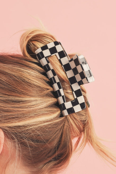 Checkered Print Geometric Hollow Out Claw Hair Clip
