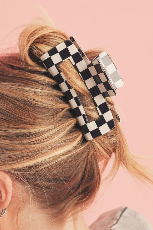 Checkered Print Geometric Hollow Out Claw Hair Clip