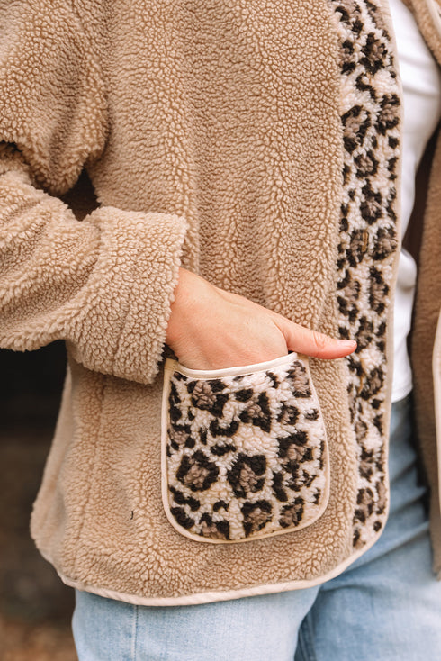 Exclusive Leopard Print Patchwork Sherpa Fleece Jacket