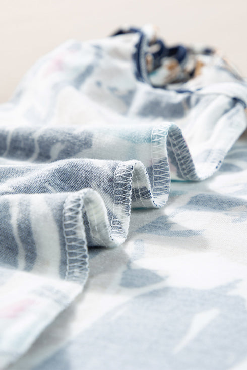 Abstract Feather Print Scoop Neck Tank Top