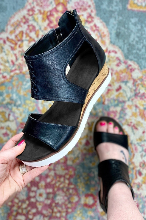Hollowed Cutout Detail Strappy Flat Gladiator Sandals