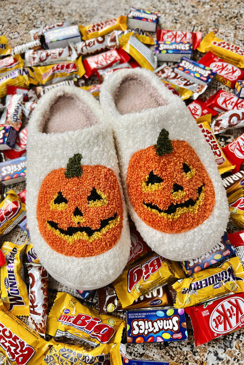 Plush Pumpkin Face Graphic Fleece Slip On Slippers