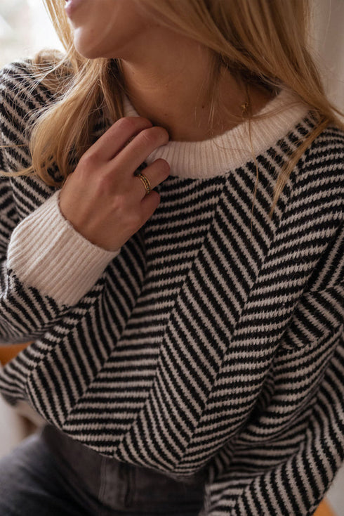 Relaxed Fit Chevron Pattern Crew Neck Sweater