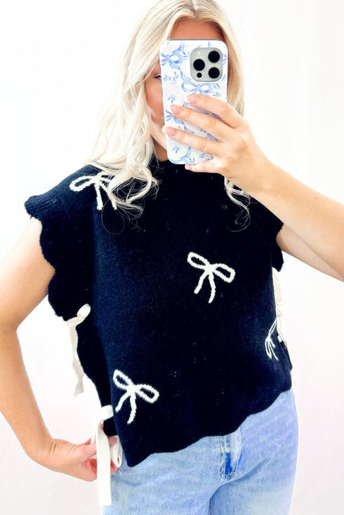 Scalloped Bow Motif Side Tie Knit Sweater Vest