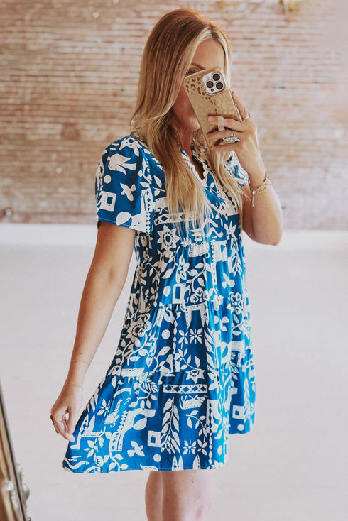 Scalloped V Neck Tiered Illustrative Print Dress