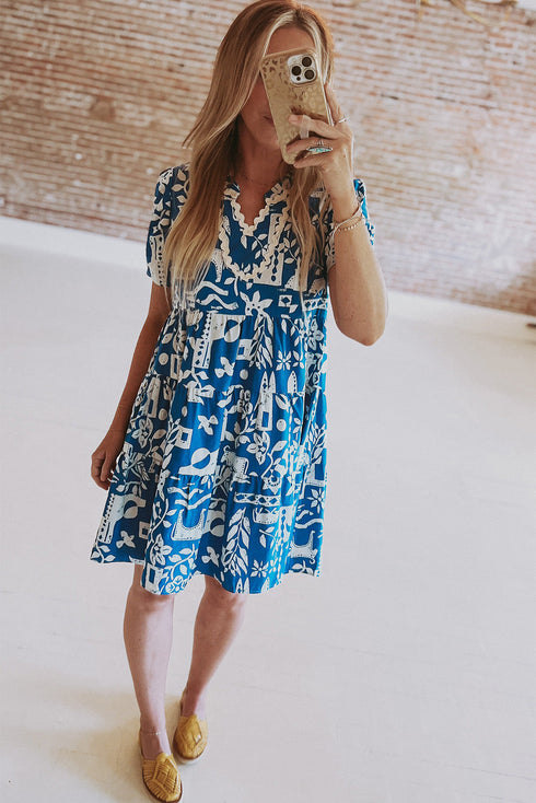 Scalloped V Neck Tiered Illustrative Print Dress
