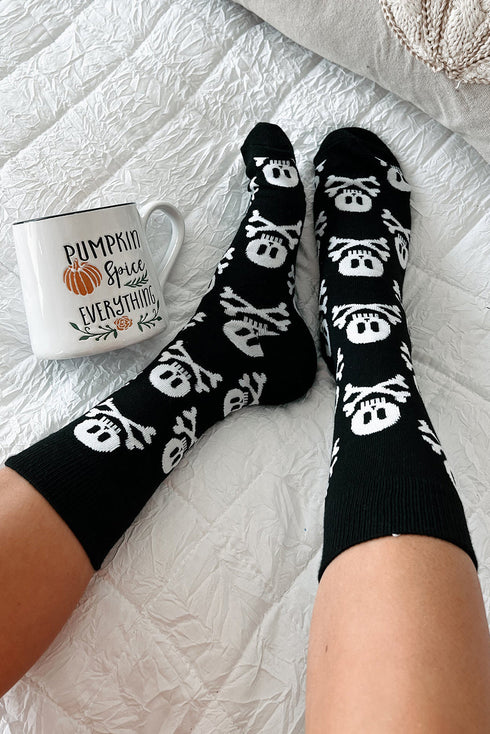 Skull And Crossbones Pattern Knit Cotton Crew Socks