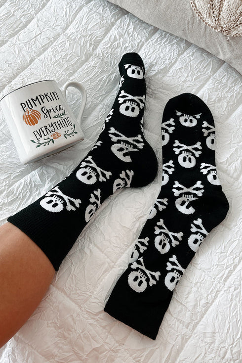 Skull And Crossbones Pattern Knit Cotton Crew Socks