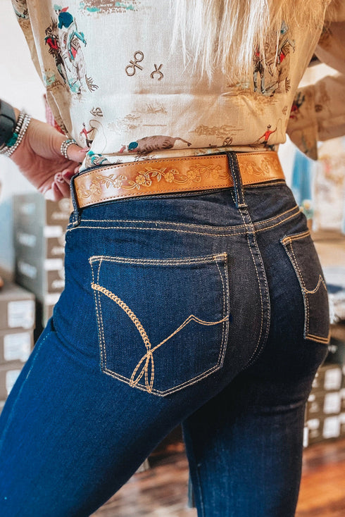 Solid Washed Center Seam Straight Leg Jeans