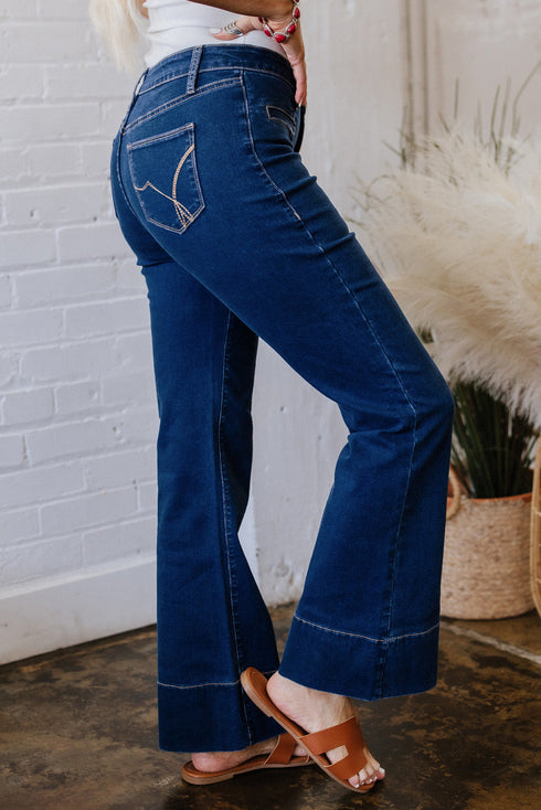 Solid Washed Center Seam Straight Leg Jeans