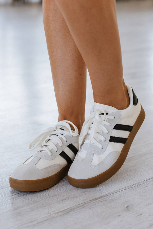 Striped Lace Up Patchwork Low Top Sneakers
