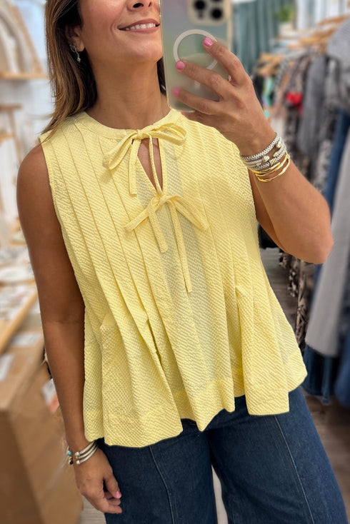 Textured Double Tie Front Sleeveless Swing Top