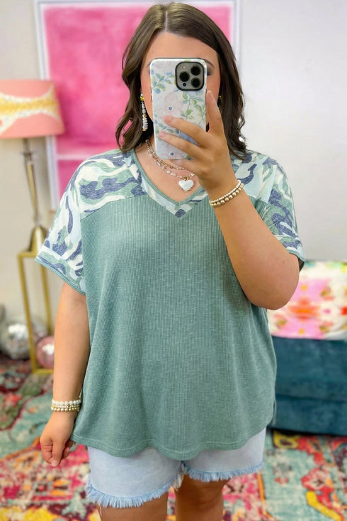 Textured Ribbed Camouflage Patchwork V Neck Tee