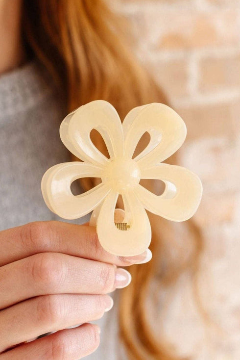 Vintage Inspired Flower Shape Resin Hair Claw Clip