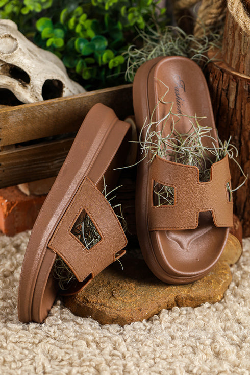Wide Strap Cutout Design Open Toe Platform Slippers